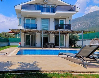 Fethiye Ölüdeniz'de Yemyeşil Bahçeli, Özel Havuzlu, Modern Villa - 4