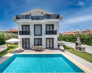 Fethiye Ölüdeniz'de Yemyeşil Bahçeli, Özel Havuzlu, Şık Villa - 4