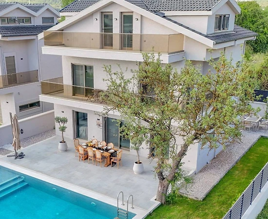 Fethiye Ölüdeniz'de Yemyeşil Doğada, Özel Havuzlu, 3+1 Villa - 1