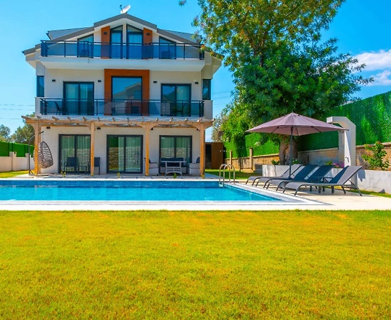 Fethiye Ölüdeniz'de Yeşillikler İçerisinde, Özel Havuzlu, Ferah Villa - 1