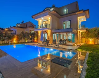 Fethiye Ölüdeniz'de Geniş Ailelere Uygun, Özel Havuzlu, Şık Villa - 2