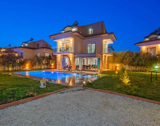 Fethiye Ölüdeniz'de Geniş Ailelere Uygun, Özel Havuzlu, Şık Villa - 4