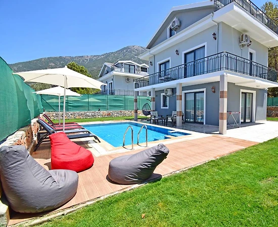 Fethiye Ölüdeniz'de Yemyeşil Bahçeli, Özel Havuzlu, 8 Kişilik Villa - 1