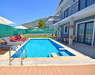 Fethiye Ölüdeniz'de Yemyeşil Bahçeli, Özel Havuzlu, 8 Kişilik Villa - 2