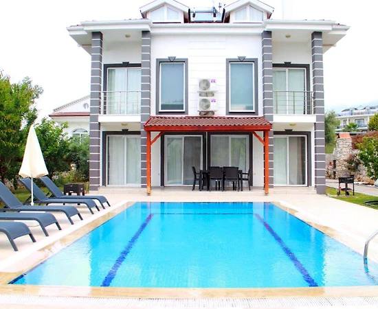 Fethiye Ölüdeniz'de Nezih Konumda, Özel Havuzlu, Konforlu Villa - 1