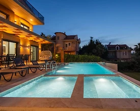 Fethiye Ölüdeniz'de Merkezi Konumda, Özel Havuzlu, Lüks Villa - 2
