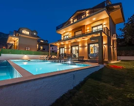 Fethiye Ölüdeniz'de Merkezi Konumda, Özel Havuzlu, Lüks Villa - 3