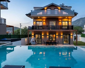 Fethiye Ölüdeniz'de Geniş Ailelere Uygun, Özel Havuzlu, Kiralık Villa - 2