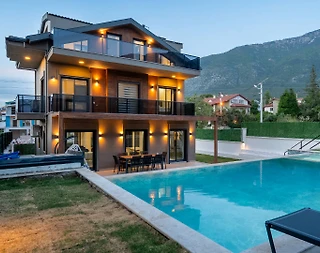 Fethiye Ölüdeniz'de Geniş Ailelere Uygun, Özel Havuzlu, Kiralık Villa - 4