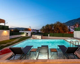 Fethiye Ölüdeniz'de Elverişli Konumda, Özel Havuzlu, Lüks Villa - 3