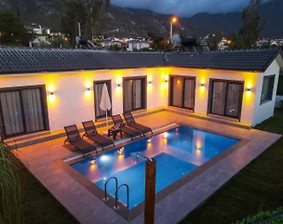 Fethiye Ölüdeniz'de Bahçe İçerisinde, Özel Havuzlu, 5 Kişilik Villa - 1