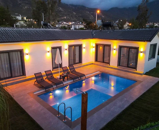 Fethiye Ölüdeniz'de Bahçe İçerisinde, Özel Havuzlu, 5 Kişilik Villa - 1