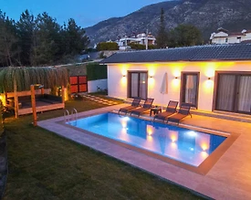 Fethiye Ölüdeniz'de Bahçe İçerisinde, Özel Havuzlu, 5 Kişilik Villa - 3