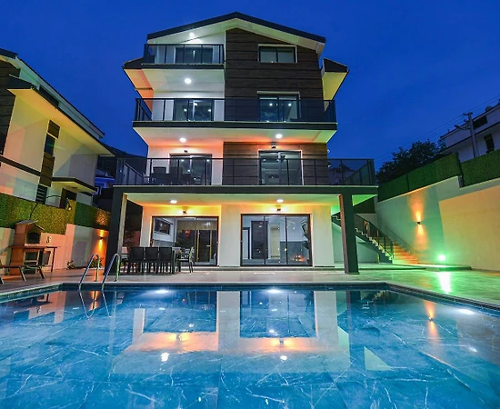 Fethiye Ölüdeniz'de Geniş Ailelere Uygun, Özel Havuzlu, Lüks Villa - 1