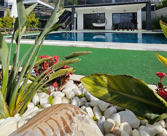 Fethiye Ölüdeniz'de Geniş Bahçe İçerisinde, Özel Havuzlu, Kiralık Villa - 1