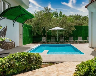 Fethiye Ölüdeniz'de Geniş Ailelere Uygun, Özel Havuzlu, Modern Villa - 5