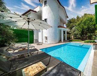 Fethiye Ölüdeniz'de Geniş Ailelere Uygun, Özel Havuzlu, Modern Villa - 2