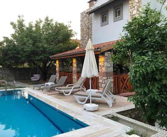 Fethiye Ovacık'ta Geniş Ailelere Uygun, Özel Havuzlu, 3+1 Villa - 1