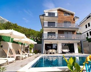 Fethiye Ovacık'ta Kalabalık Ailelere Uygun, Özel Havuzlu, Modern Villa - 1
