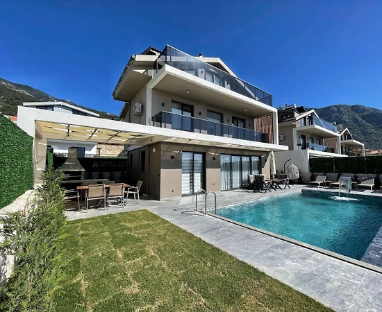 Fethiye Ölüdeniz'de Geniş Ailelere Uygun, Özel Havuzlu, Konforlu Villa - 1