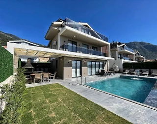 Fethiye Ölüdeniz'de Merkezi Konumda, Özel Havuzlu, 3+1 Villa - 3