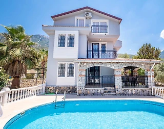 Fethiye Ölüdeniz'de Merkezi Konumda, Özel Havuzlu, 8 Kişilik Şık Villa - 1