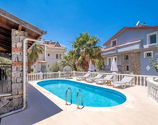Fethiye Ölüdeniz'de Merkezi Konumda, Özel Havuzlu, 8 Kişilik Şık Villa - 4