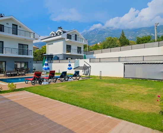 Fethiye Ovacık'ta Merkezi Konumda, Özel Havuzlu, Kiralık Villa - 1