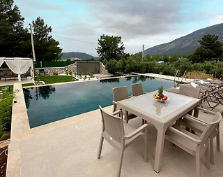 Ölüdeniz'de Kalabalık Ailelere Uygun, Kapalı Havuzlu, Modern Villa - 1