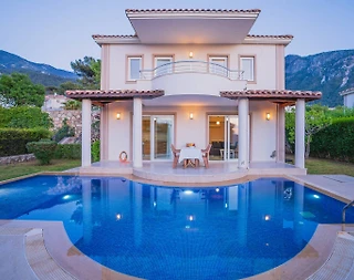 Fethiye Ölüdeniz'de Nezih Konumda, Özel Havuzlu, Konforlu Villa - 1