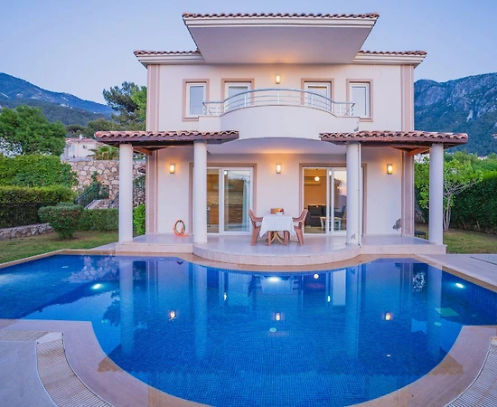 Fethiye Ölüdeniz'de Nezih Konumda, Özel Havuzlu, Konforlu Villa - 1