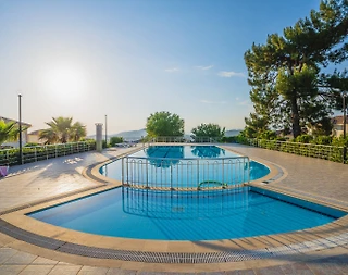 Fethiye Ölüdeniz'de Site İçerisinde, Ortak Havuzlu, Modern Villa - 4
