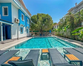 Fethiye Ölüdeniz'de Yemyeşil Doğada, Açık ve Kapalı Havuzlu, Kiralık Villa - 2