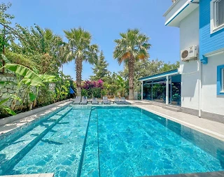 Fethiye Ölüdeniz'de Yemyeşil Doğada, Açık ve Kapalı Havuzlu, Şık Villa - 3