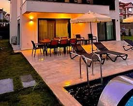Fethiye Pazaryeri'nde Merkezi Konumda, Özel Havuzlu, Modern Villa - 2