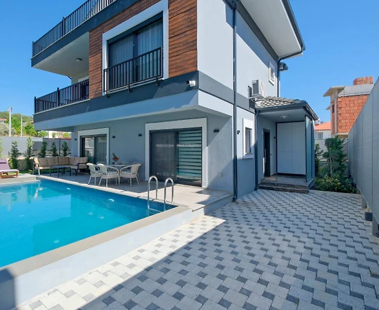 Muğla Seydikemer'de Elverişli Konumda, Özel Havuzlu, 3+1 Villa - 1