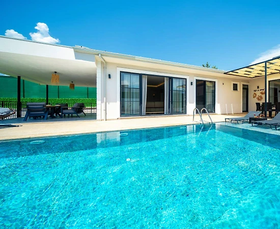 Muğla Seydikemer'de Doğayla İç İçe, Özel Havuzlu, 2+1 Villa - 1