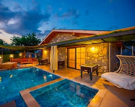 Muğla Seydikemer'de Bahçeli, Özel Havuzlu, Jakuzili ve Saunalı Villa - 2