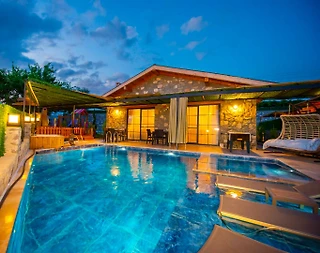 Muğla Seydikemer'de Bahçeli, Özel Havuzlu, Jakuzili ve Saunalı Villa - 1