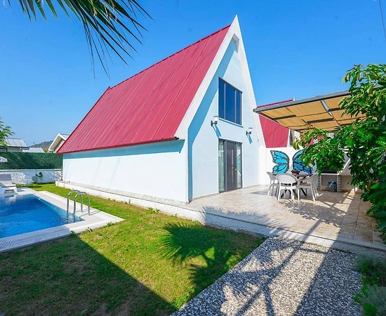 Fethiye Yanıklar'da Çekirdek Ailelere Uygun, Özel Havuzlu, Bahçeli Bungalov - 1
