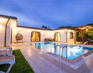 Fethiye Yanıklar'da Elverişli Konumda, Özel Havuzlu, Jakuzili Villa - 5