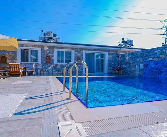 Fethiye Yanıklar'da Sakin Konumda, Özel Havuzlu, Kiralık Villa - 1