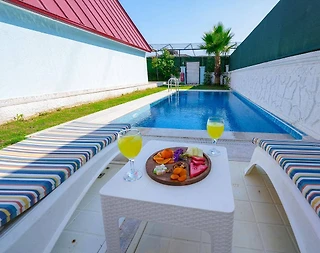 Fethiye Yanıklar'da Site İçerisinde, Özel Havuzlu, Kiralık Bungalov - 1