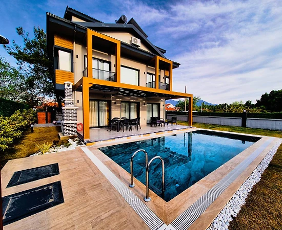 Fethiye Yanık'ta Geniş Ailelere Uygun, Özel Havuzlu, Kiralık Villa - 1