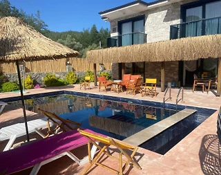 Fethiye Yeşilüzümlü'de Modern Tasarımlı, Özel Havuzlu, Konforlu Villa - 1