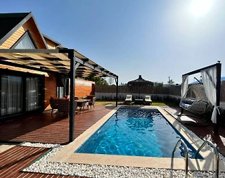 Fethiye Yeşilüzümlü'de Doğa Manzaralı, Özel Havuzlu, Şık Bungalov - 2