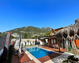 Fethiye Yeşilüzümlü'de Doğa Manzaralı, Özel Havuzlu, Şık Bungalov - 5