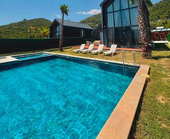 Fethiye Yeşilüzümlü'de Sakin Konumda, Özel Havuzlu, Bahçeli Villa - 1