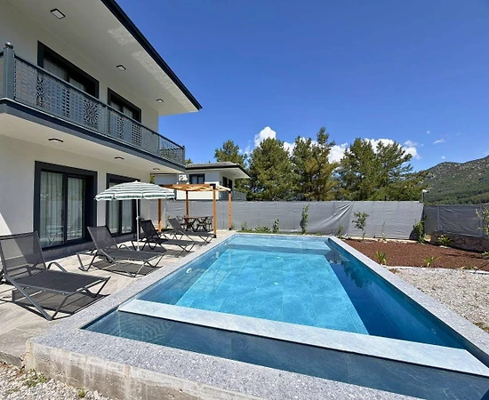 Fethiye Yeşilüzümlü'de Doğa İle İç İçe, Özel Havuzlu, Geniş Villa - 1