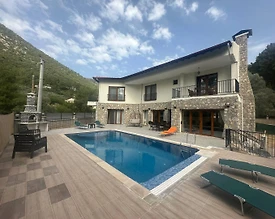 Fethiye Yeşilüzümlü'de Gözlerden Uzak Konumda, Özel Havuzlu, Geniş Villa - 2